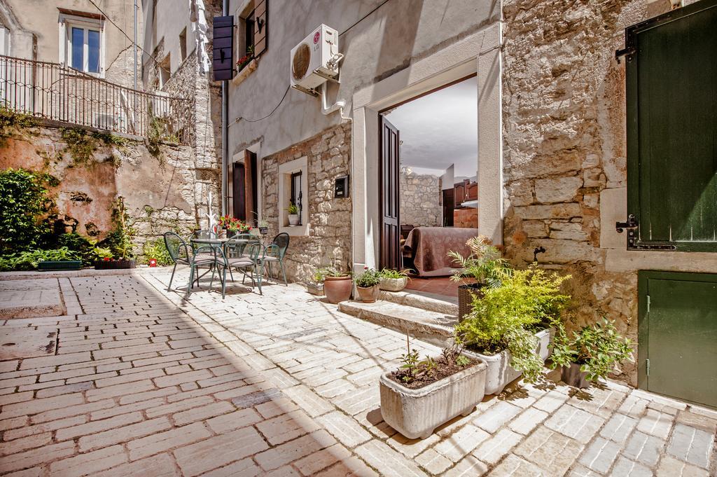 Apartments Taylor Rovinj Exterior photo
